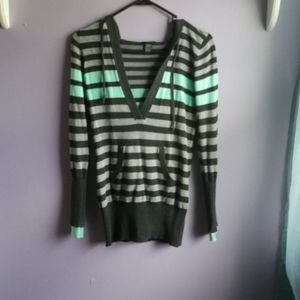 Rue21 deep cut v neck sweater